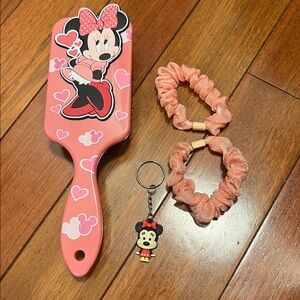 Minnie Mouse-Inspired Hair Brush with hair accessories